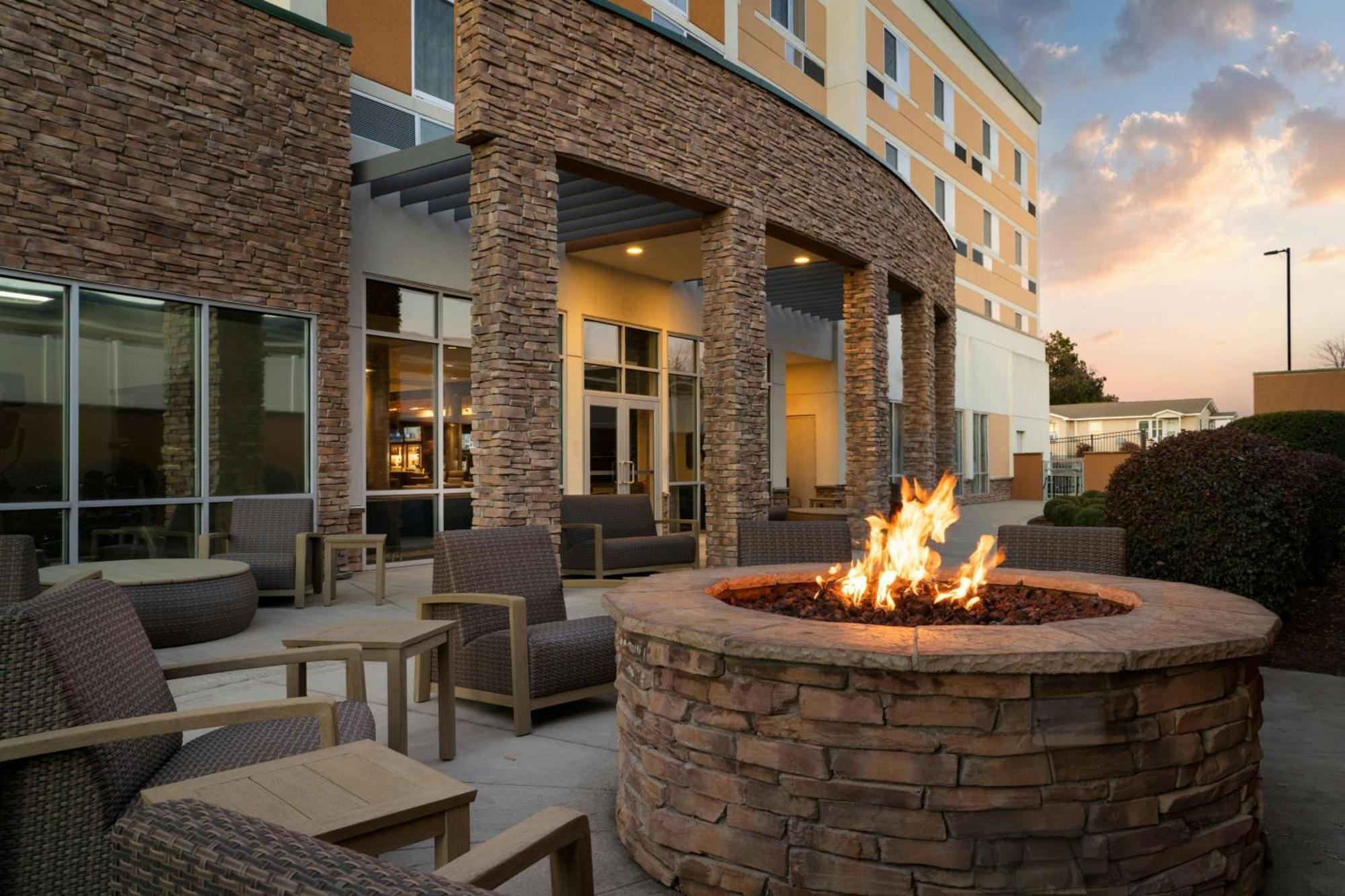 Courtyard By Marriott Fayetteville Fort Liberty - Spring Lake Zewnętrze zdjęcie