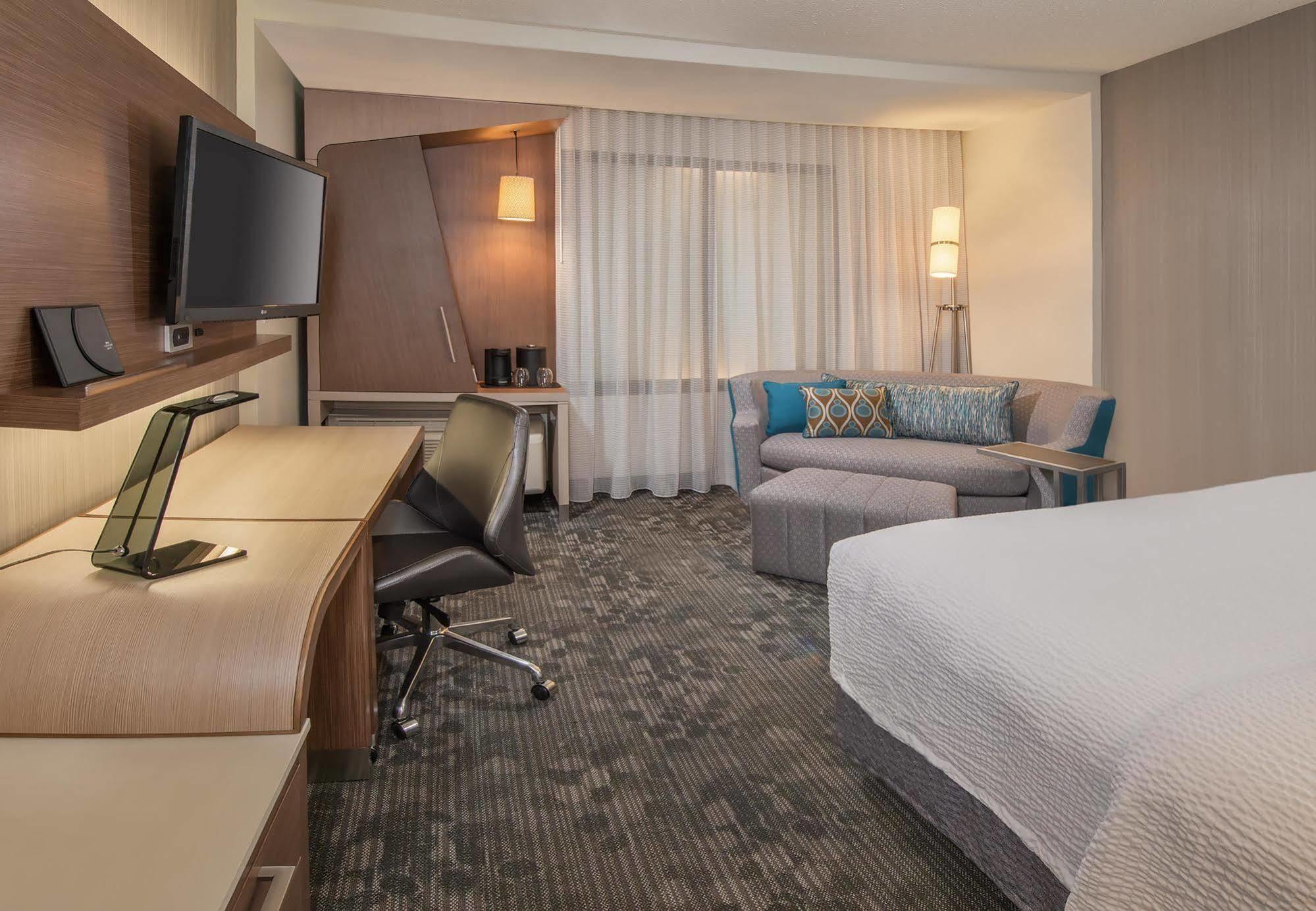 Courtyard By Marriott Fayetteville Fort Liberty - Spring Lake Zewnętrze zdjęcie